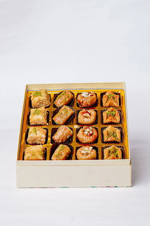 Assorted Baklava Box 16 pcs